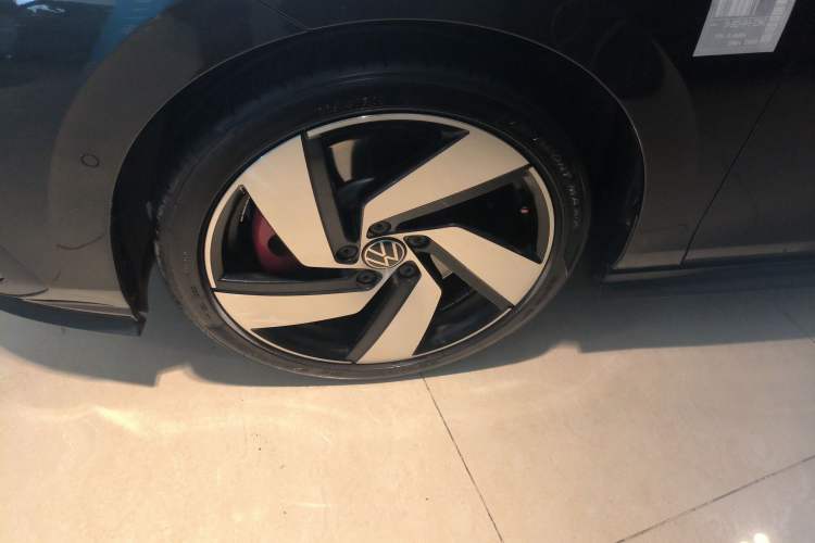 Used Volkswagen Golf GTI 2023 380TSI DSG GTI Left Front Wheel Hub