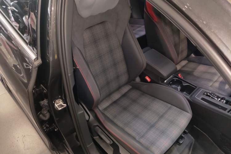 Used Volkswagen Golf GTI 2023 380TSI DSG GTI Right Front Seat