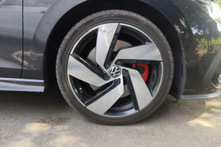 Used Volkswagen Golf GTI 2023 380TSI DSG GTI Right Front Wheel Hub