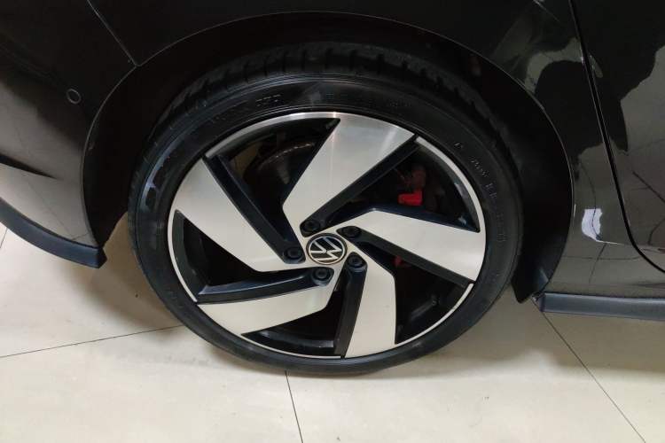 Used Volkswagen Golf GTI 2023 380TSI DSG GTI Right Rear Wheel Hub