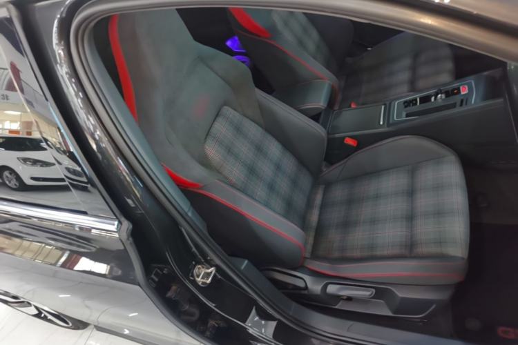 Used Volkswagen Golf GTI 2023 380TSI DSG GTI Right Front Seat