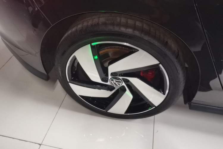 Used Volkswagen Golf GTI 2023 380TSI DSG GTI Right Rear Wheel Hub