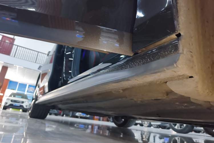 Used Volkswagen Golf GTI 2023 380TSI DSG GTI Right Side Sill