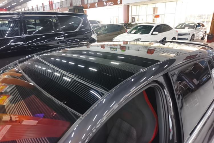 Used Volkswagen Golf GTI 2023 380TSI DSG GTI Roof