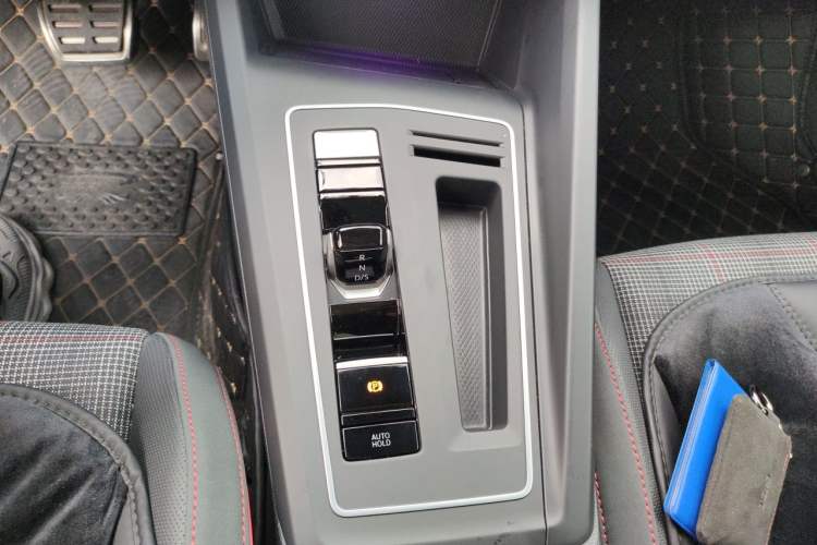 Used Volkswagen Golf GTI 2023 380TSI DSG GTI Gear Lever