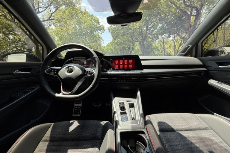 Used Volkswagen Golf GTI 2023 380TSI DSG GTI Interior 4