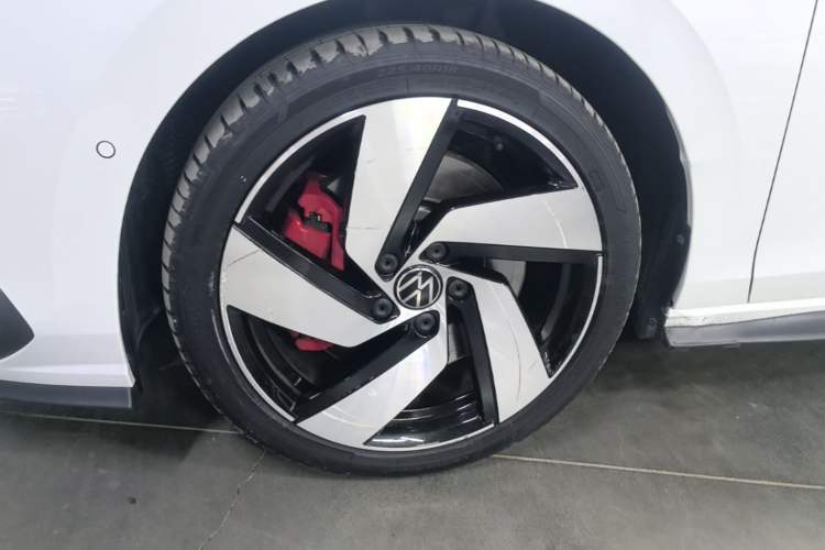 Used Volkswagen Golf GTI 2023 380TSI DSG GTI Left Front Wheel Hub