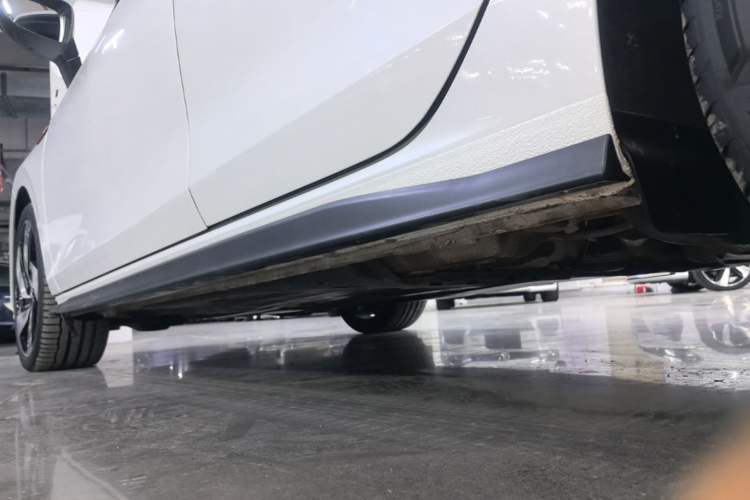 Used Volkswagen Golf GTI 2023 380TSI DSG GTI Left Side Sill