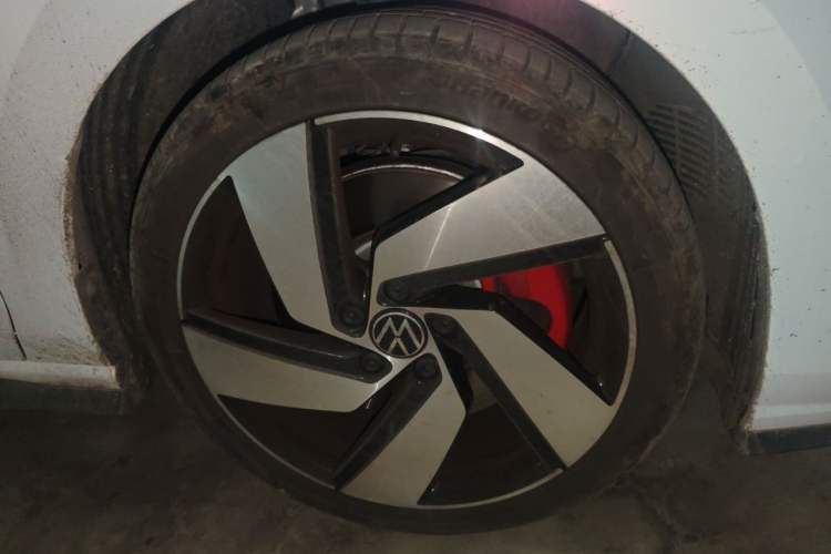 Used Volkswagen Golf GTI 2023 380TSI DSG GTI Right Front Wheel Hub