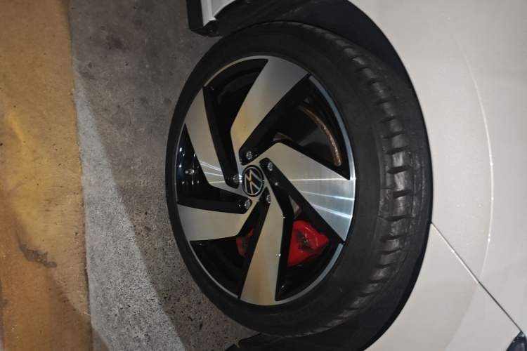 Used Volkswagen Golf GTI 2023 380TSI DSG GTI Right Front Wheel Hub