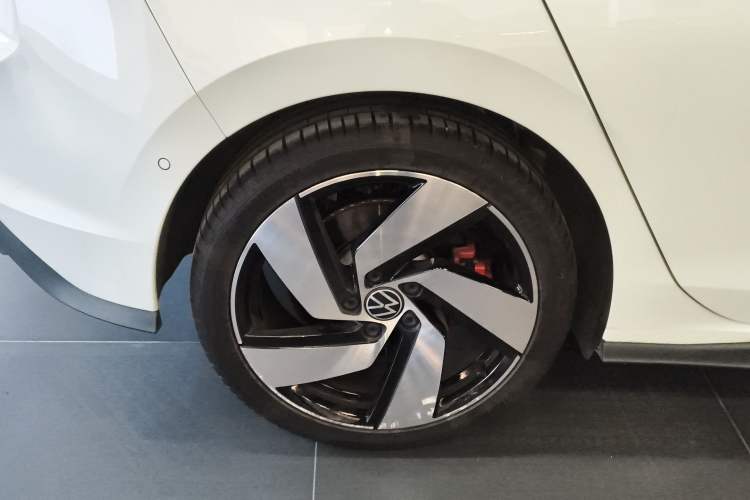 Used Volkswagen Golf GTI 2023 380TSI DSG GTI Right Rear Wheel Hub