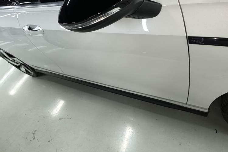 Used Volkswagen Golf GTI 2023 380TSI DSG GTI Right Side Sill