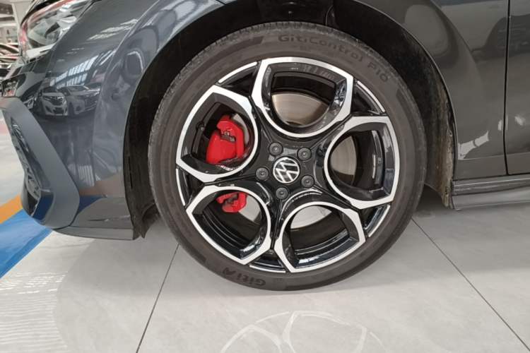 Used Volkswagen Golf GTI 2025 380TSI DSG GTI Left Front Wheel Hub