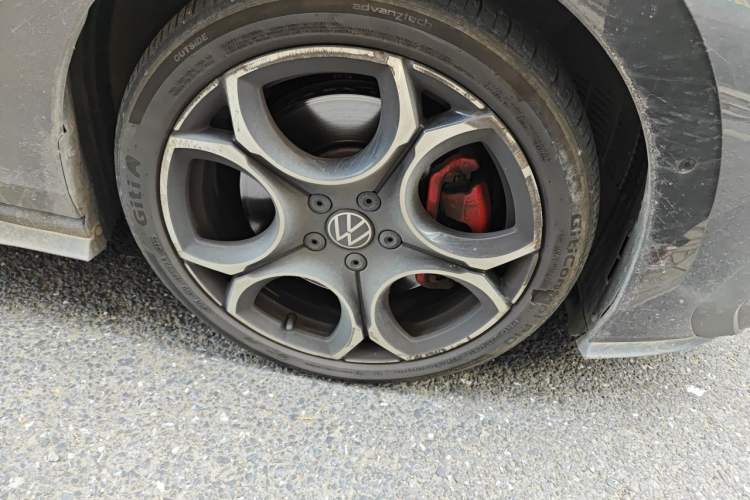 Used Volkswagen Golf GTI 2025 380TSI DSG GTI Right Front Wheel Hub