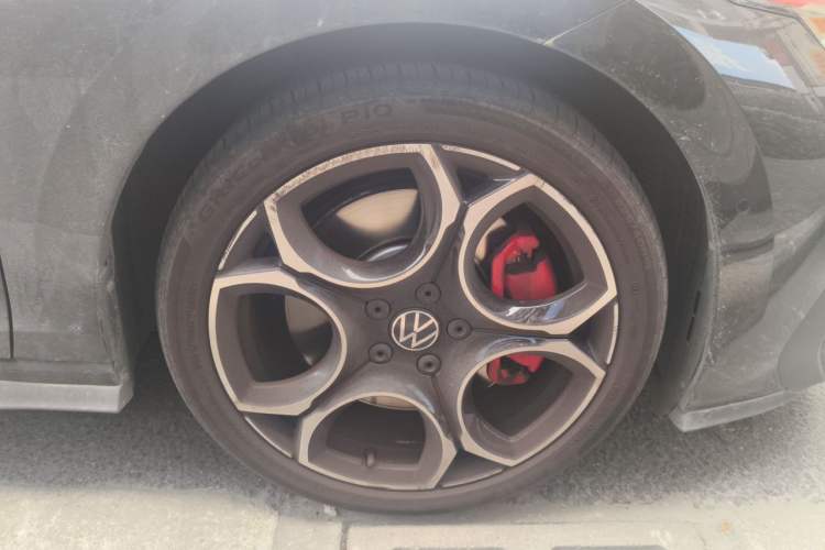 Used Volkswagen Golf GTI 2025 380TSI DSG GTI Right Front Wheel Hub