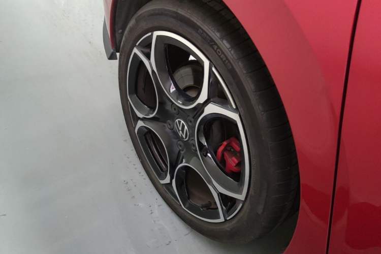 Used Volkswagen Golf GTI 2025 380TSI DSG GTI Right Rear Wheel Hub