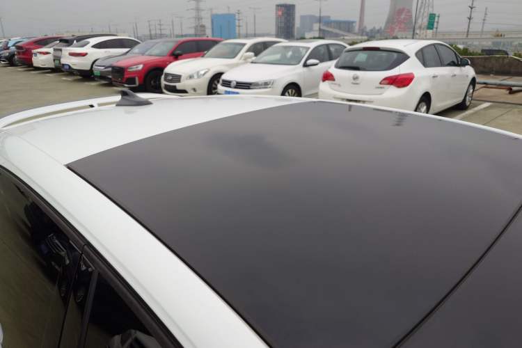 Used Volkswagen Golf GTI 2025 380TSI DSG GTI Roof