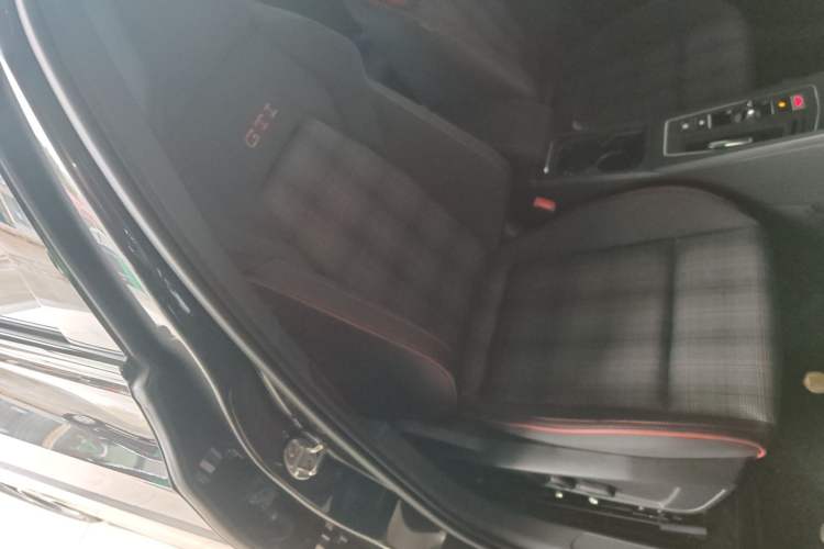 Used Volkswagen Golf GTI 2026 Model 380TSI DSG GTI Right Front Seat