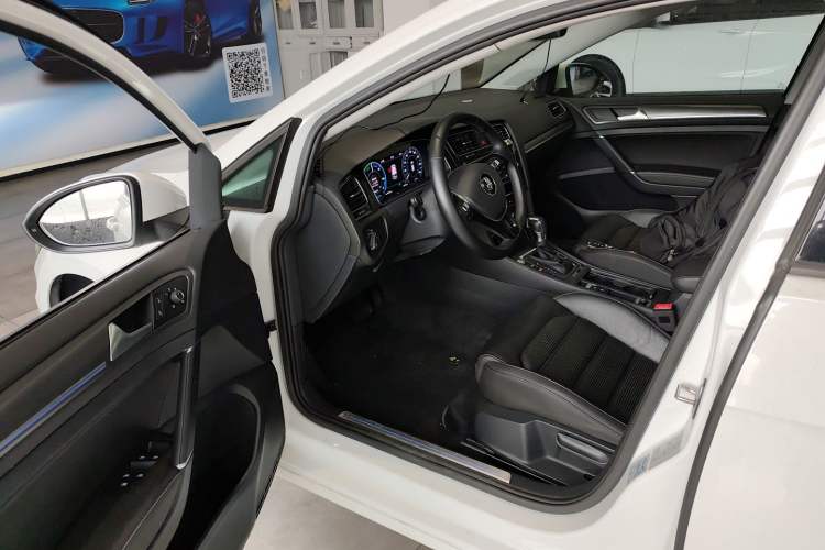 Used Volkswagen Golf New Energy 2018 e-Golf Driver Seat
