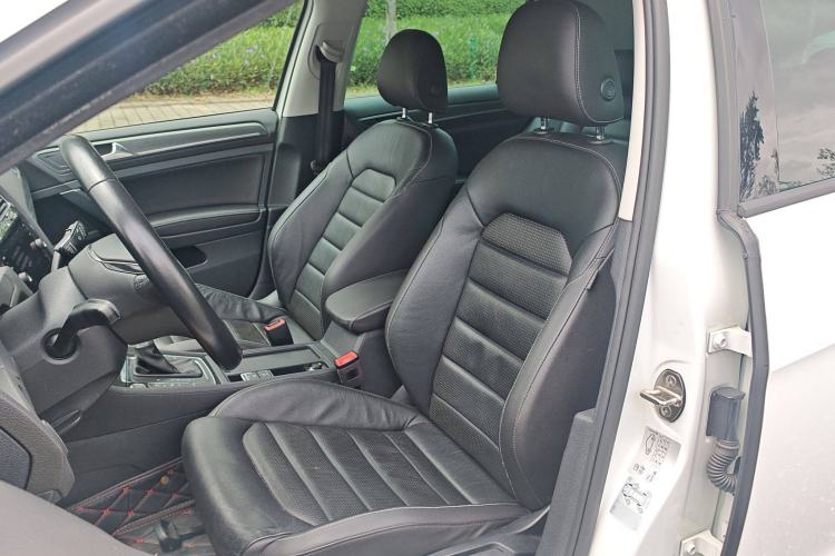 Used Volkswagen Golf New Energy 2018 e-Golf Interior 3