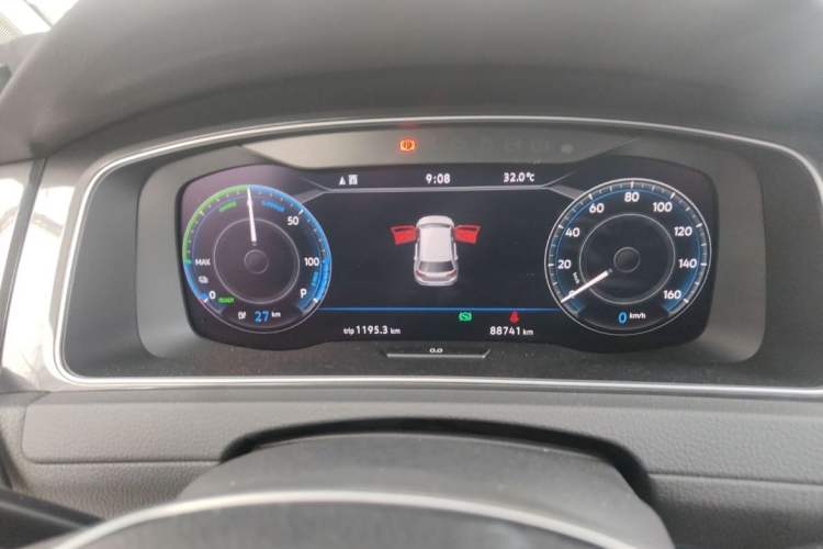 Used Volkswagen Golf New Energy 2018 e-Golf Odometer Close Up
