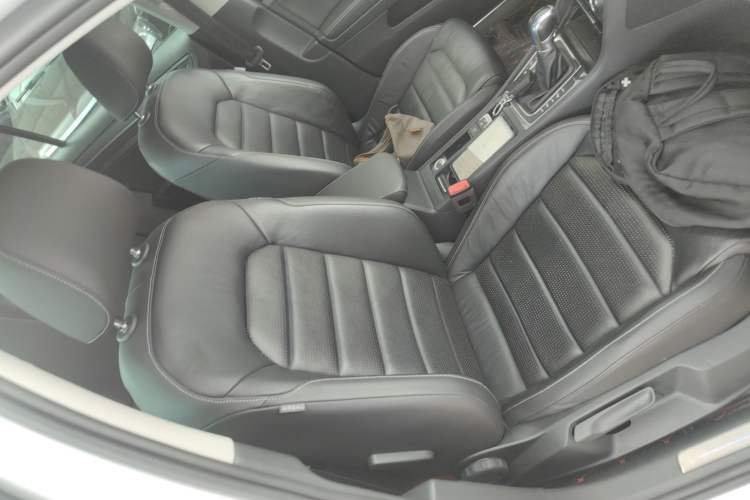 Used Volkswagen Golf New Energy 2018 e-Golf Right Front Seat