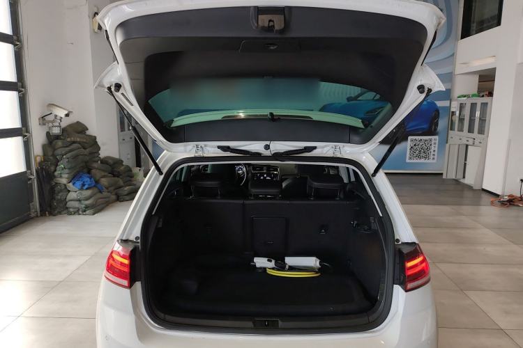 Used Volkswagen Golf New Energy 2018 e-Golf Trunk
