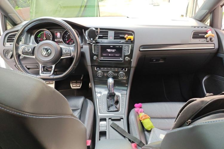 Used Volkswagen Golf New Energy 2015 GTE model Center Console