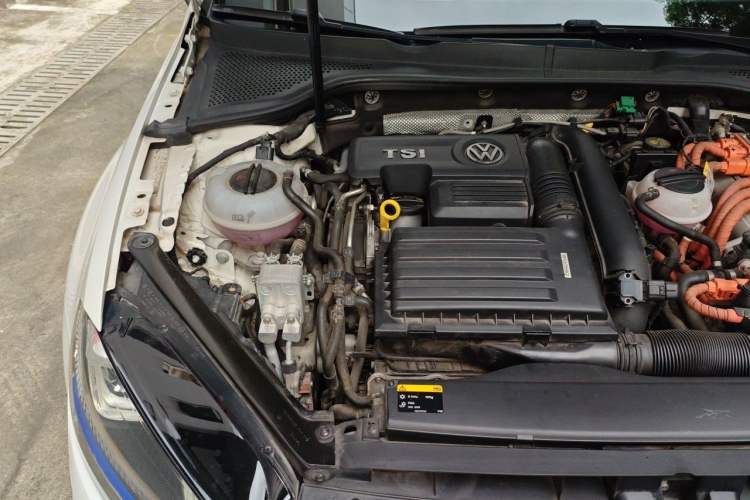 Used Volkswagen Golf New Energy 2015 GTE model Engine Bay Right