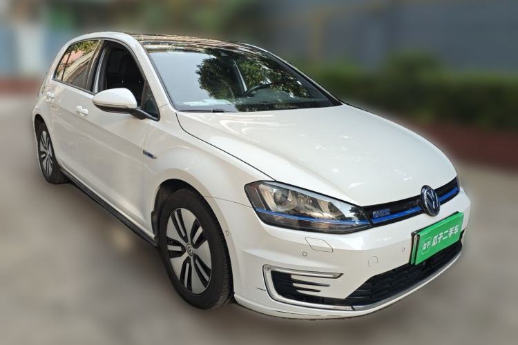 Used Volkswagen Golf New Energy 2015 GTE model Front Right 45 Deg