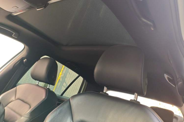 Used Volkswagen Golf New Energy 2015 GTE model Headliner