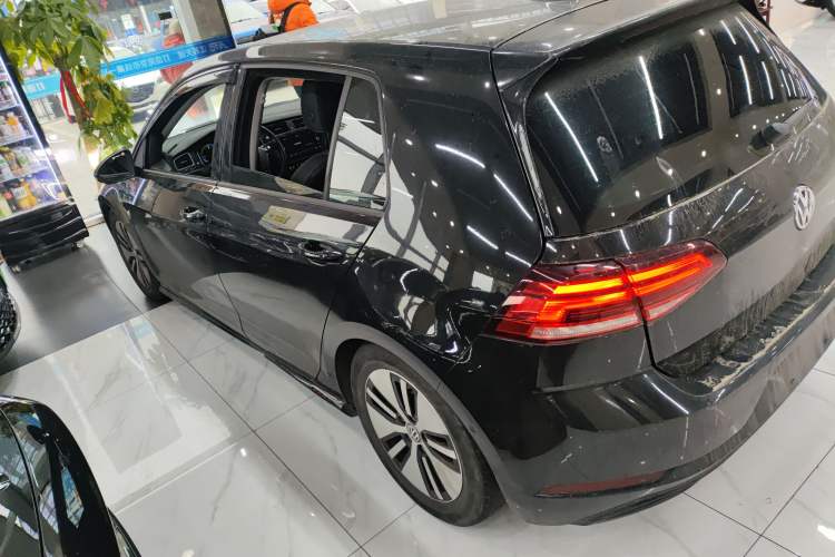 Used Volkswagen Golf New Energy 2018 e-Golf Rear Left 45 Deg