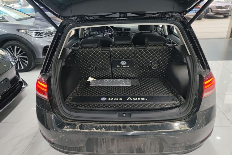Used Volkswagen Golf New Energy 2018 e-Golf Trunk