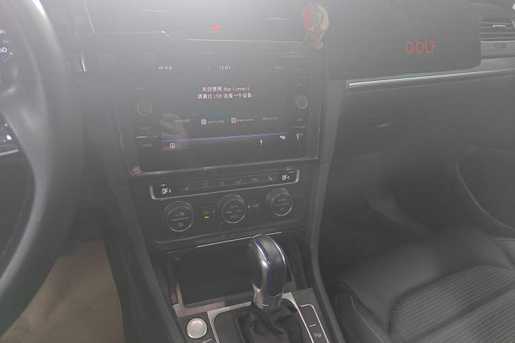 Used Volkswagen Golf New Energy 2018 e-Golf Audio And AC Panel