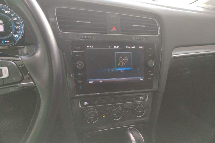 Used Volkswagen Golf New Energy 2018 e-Golf Audio And AC Panel