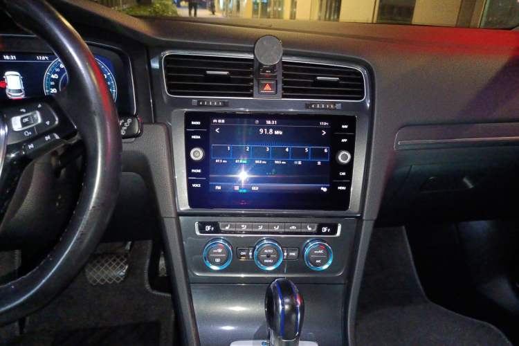 Used Volkswagen Golf New Energy 2018 e-Golf Audio And AC Panel