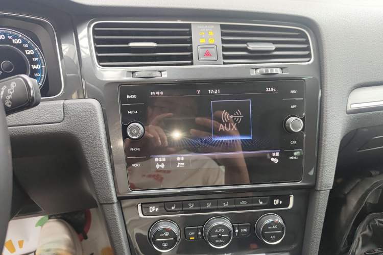 Used Volkswagen Golf New Energy 2018 e-Golf Audio And AC Panel