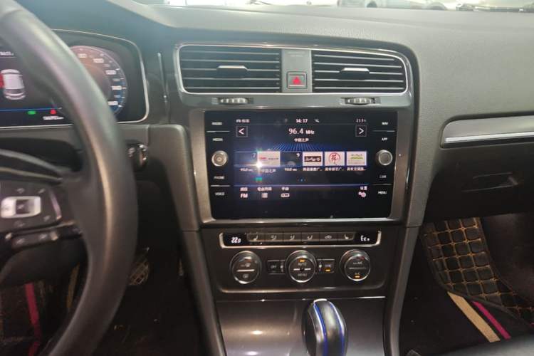 Used Volkswagen Golf New Energy 2018 e-Golf Audio And AC Panel