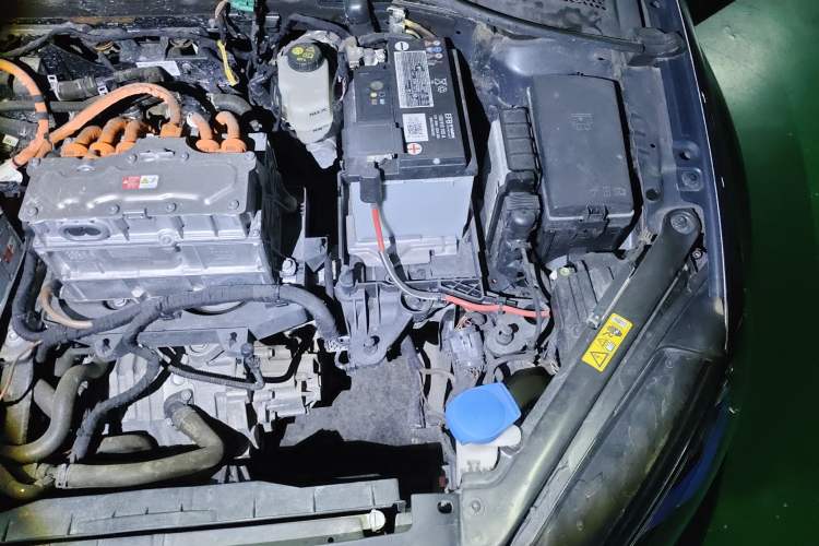 Used Volkswagen Golf New Energy 2018 e-Golf Engine Bay Left