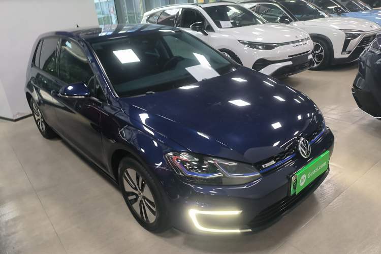 Used Volkswagen Golf New Energy 2018 e-Golf Front Right 45 Deg