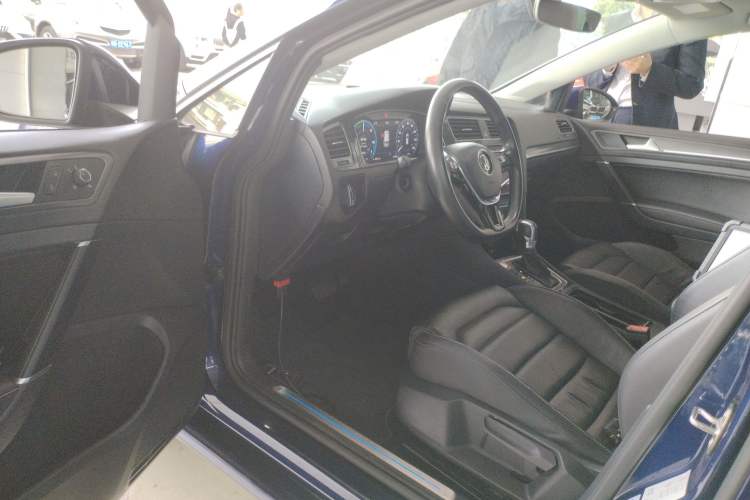 Used Volkswagen Golf New Energy 2018 e-Golf Interior 3