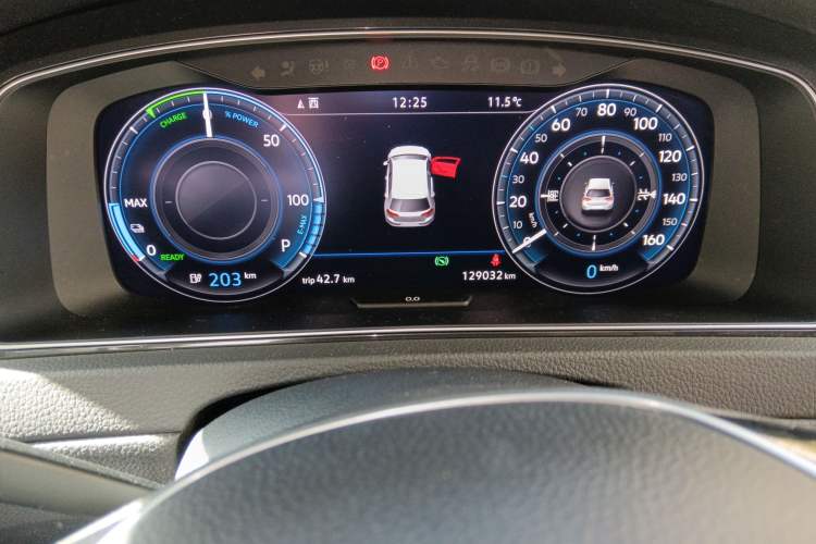 Used Volkswagen Golf New Energy 2018 e-Golf Odometer Close Up