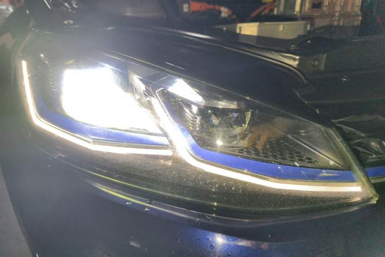 Used Volkswagen Golf New Energy 2018 e-Golf Right Front Headlight