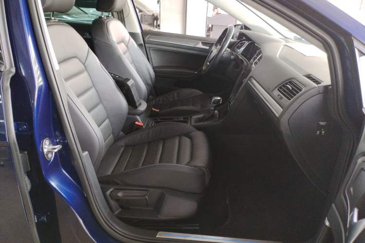 Used Volkswagen Golf New Energy 2018 e-Golf Right Front Seat