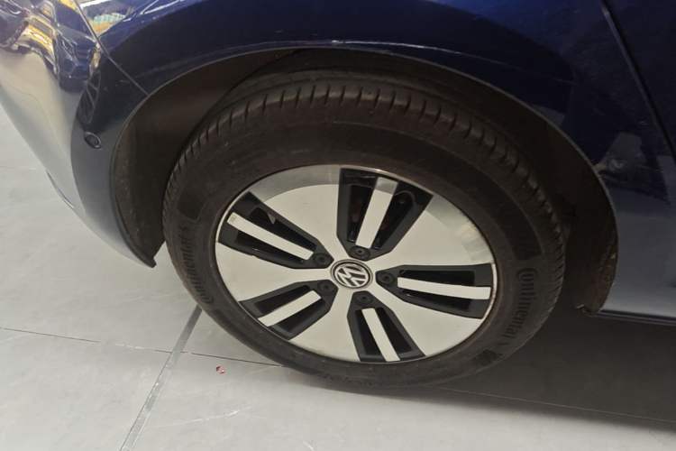 Used Volkswagen Golf New Energy 2018 e-Golf Right Rear Wheel Hub
