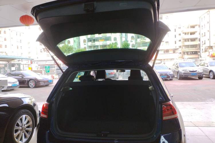 Used Volkswagen Golf New Energy 2018 e-Golf Trunk