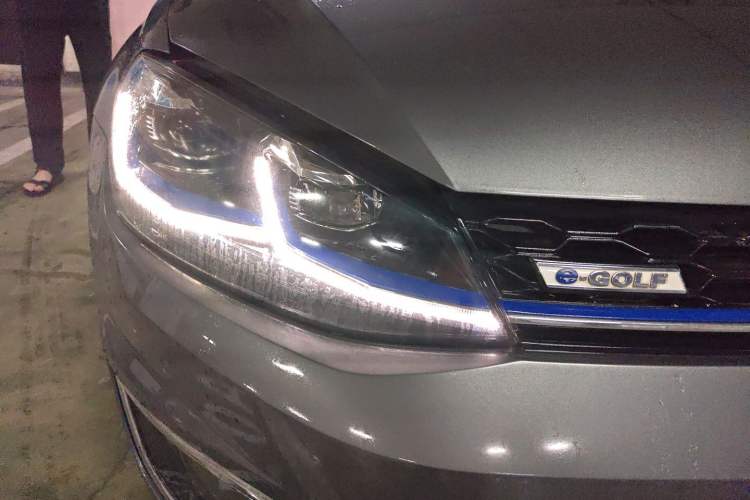 Used Volkswagen Golf New Energy 2018 e-Golf Right Front Headlight