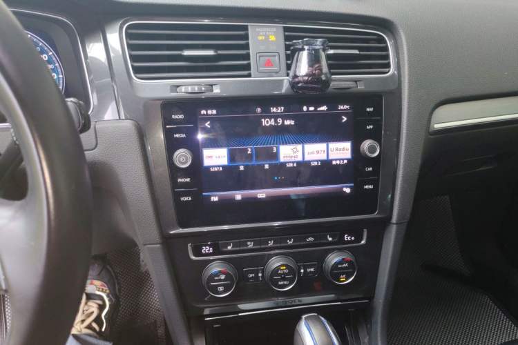 Used Volkswagen Golf New Energy 2018 e-Golf Audio And AC Panel