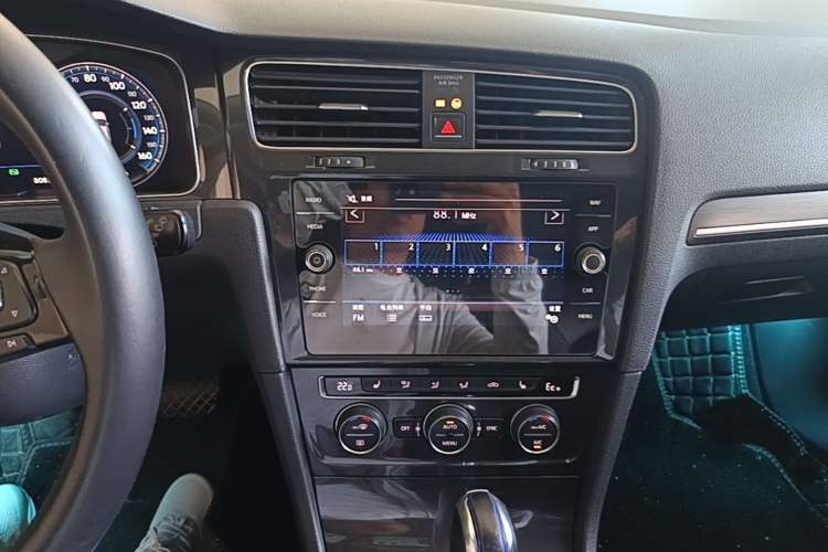 Used Volkswagen Golf New Energy 2018 e-Golf Audio And AC Panel