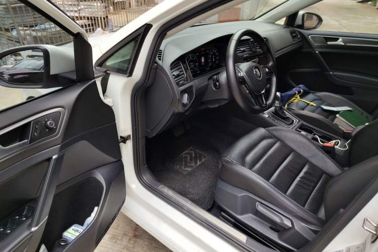 Used Volkswagen Golf New Energy 2018 e-Golf Driver Seat